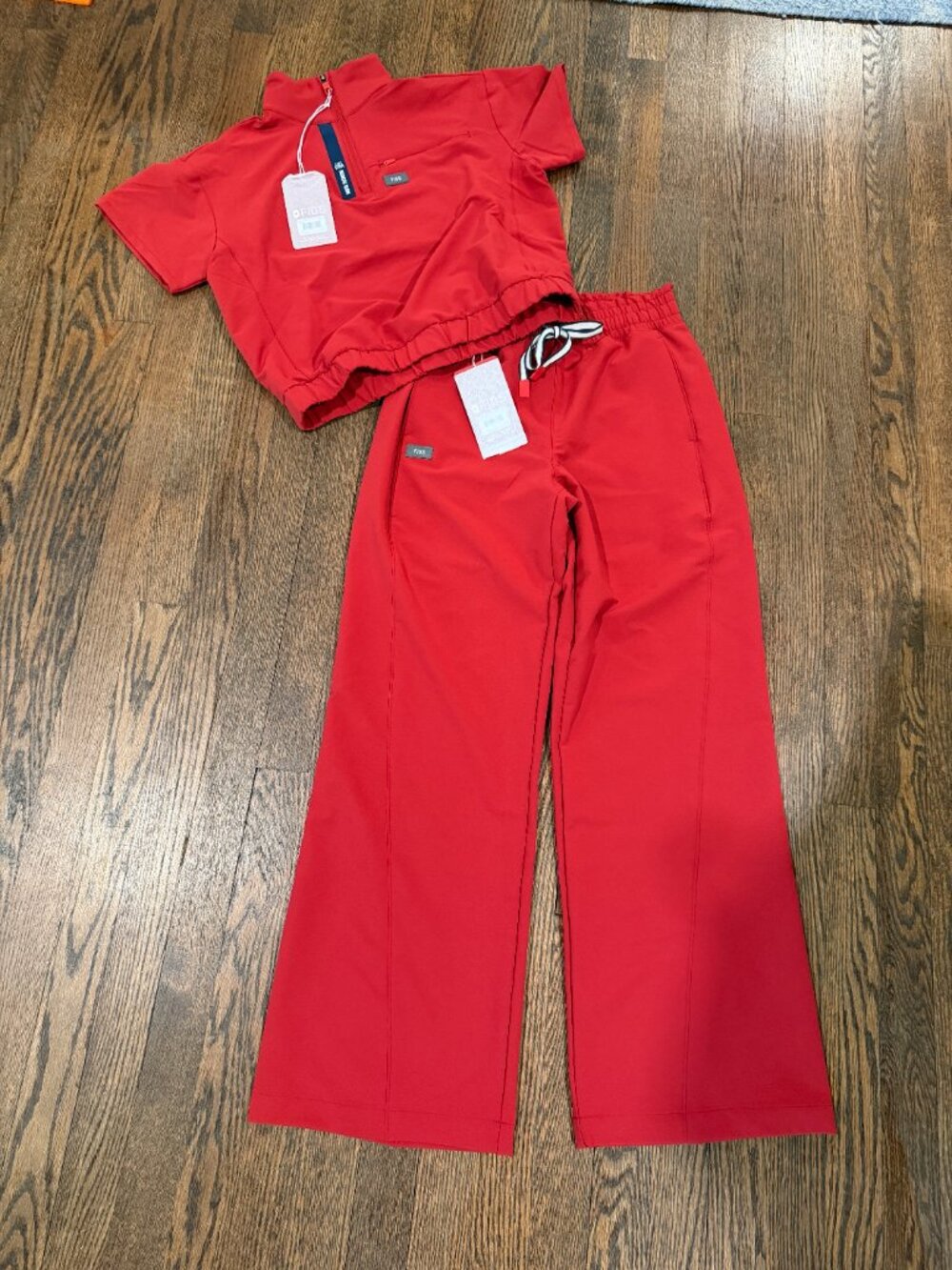 FIGS NWT XS Limited Edition Red Team USA FIBREx Scrub Set - Picture 2 of 6
